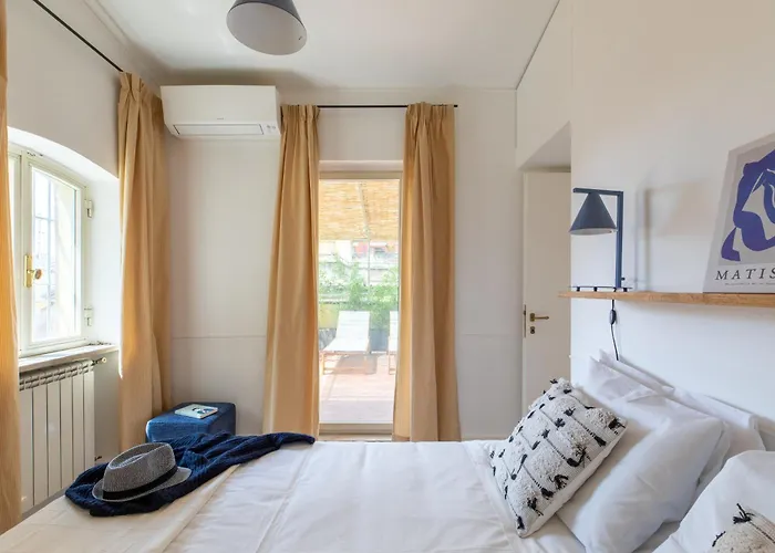 Appartement Iflat Trastevere Stylish 4 Bedroom Penthouse